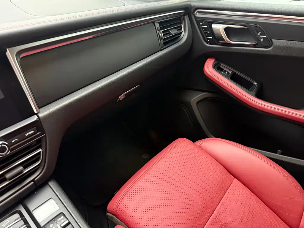 Porsche Macan 2019 — фото 10