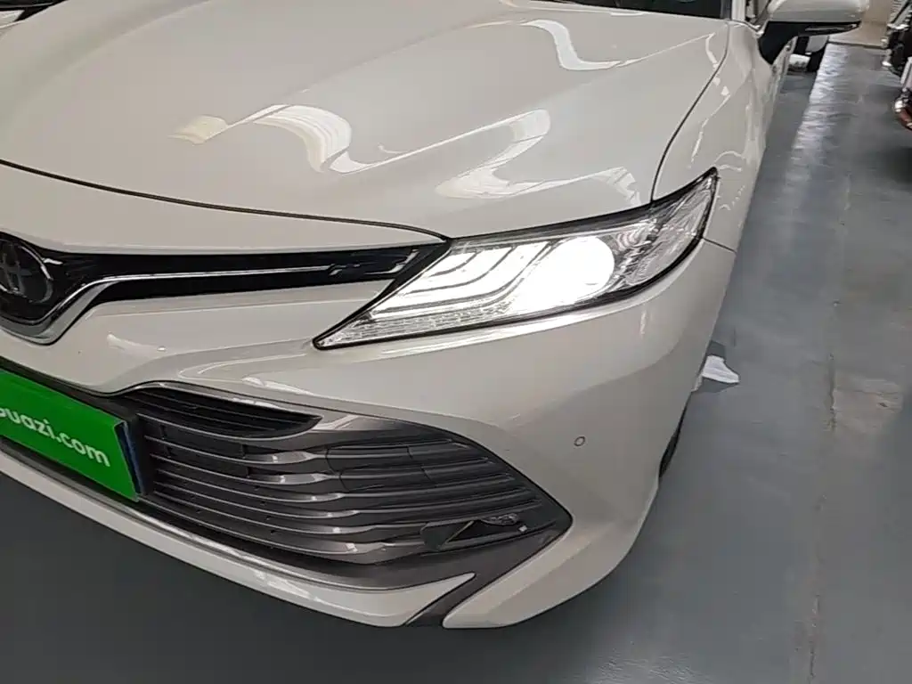 Toyota Camry 2019 — фото 24