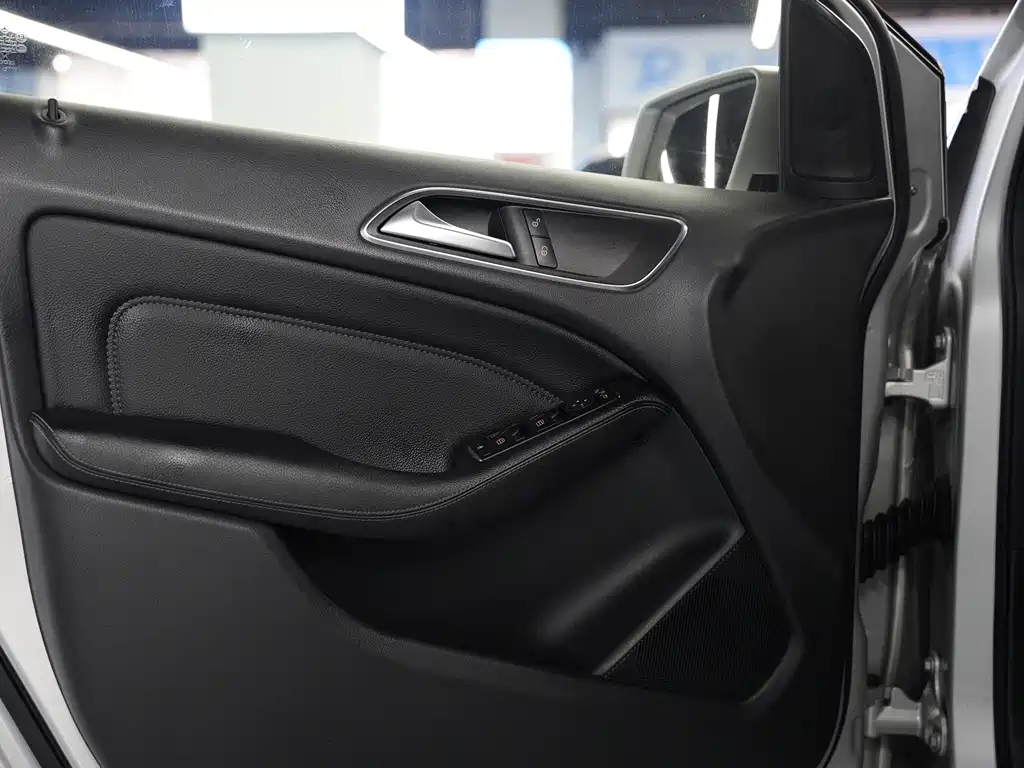 Mercedes-Benz B-Class 2018 — фото 15