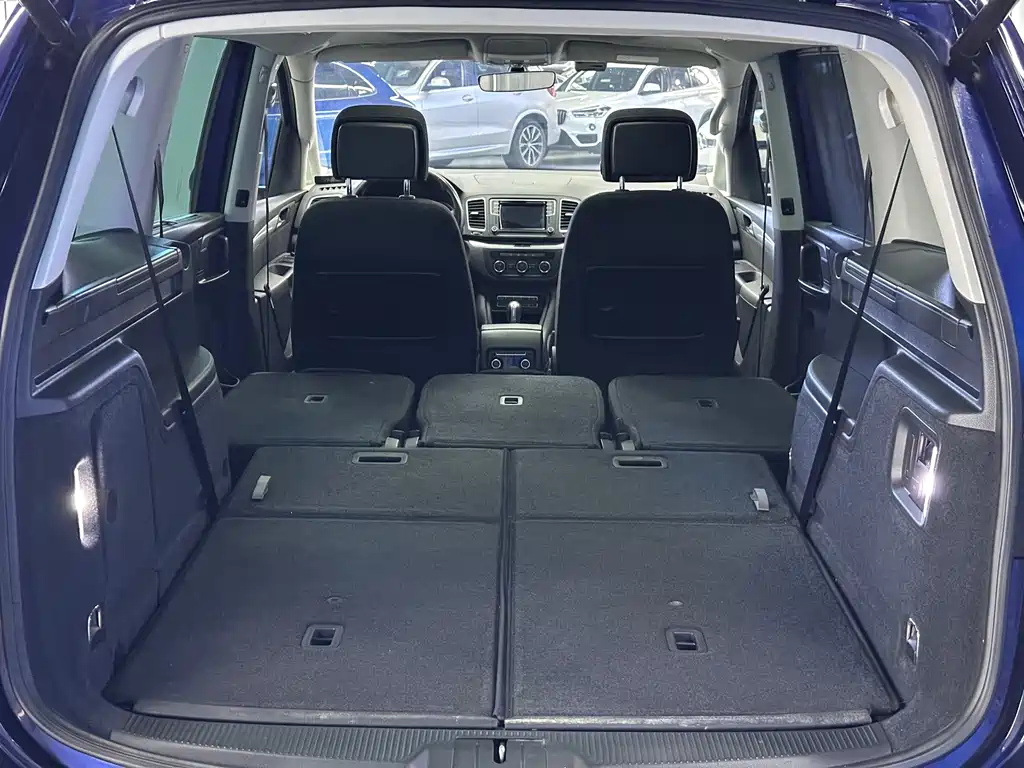 Volkswagen Sharan 2018 — фото 30