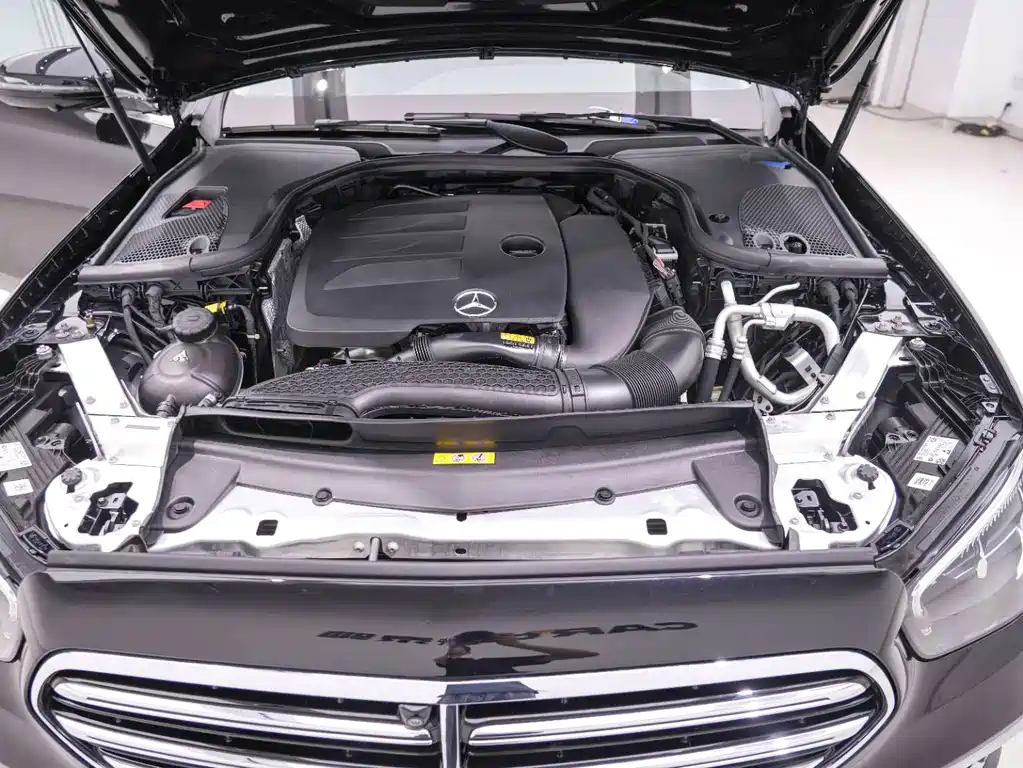 Mercedes-Benz E-Class 2025 — фото 23