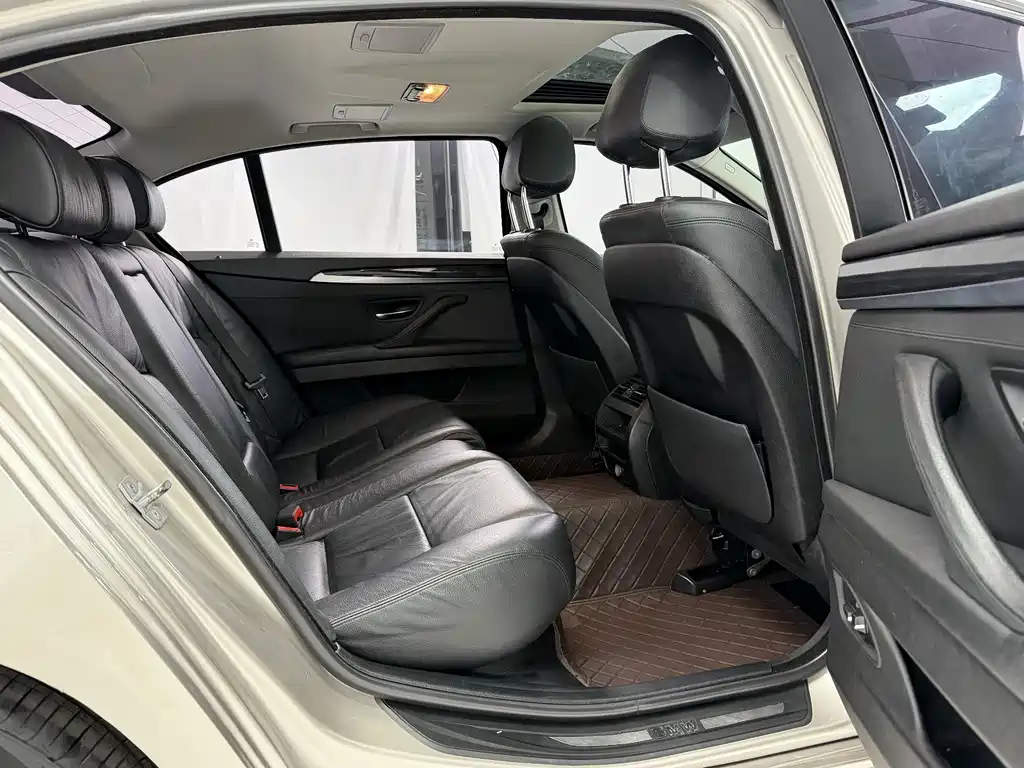 BMW 5 Series 2013 — фото 16