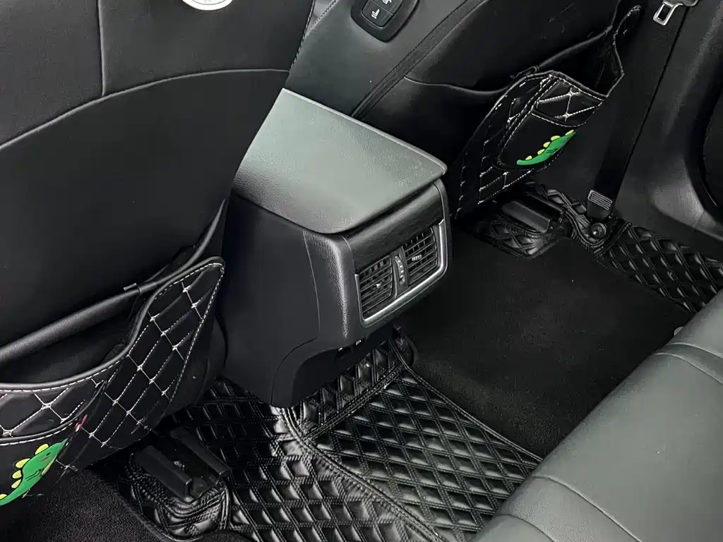 Toyota Camry 2023 — фото 18