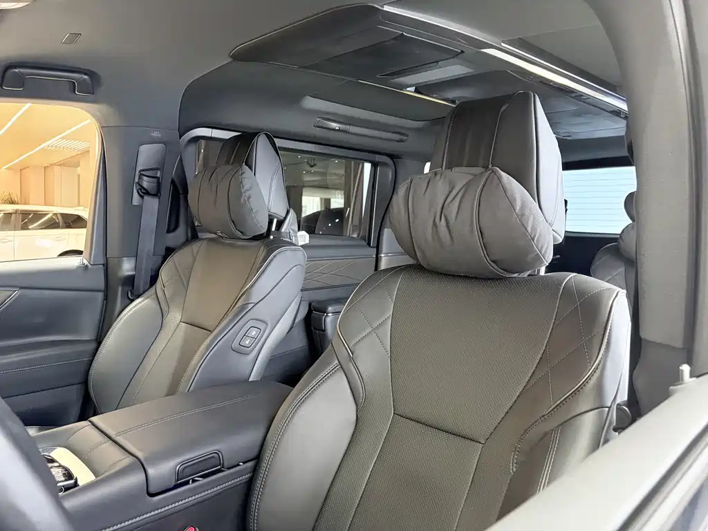 Toyota Vellfire 2025 — фото 11
