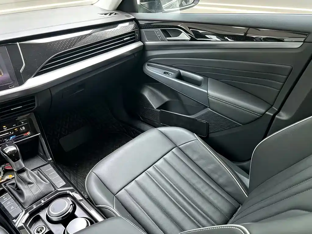 Volkswagen Passat 2023 — фото 3