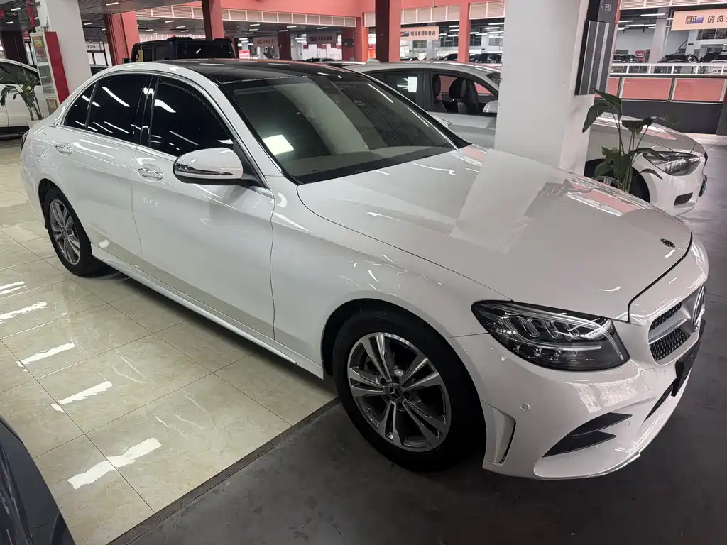 Mercedes-Benz C-Class 2021