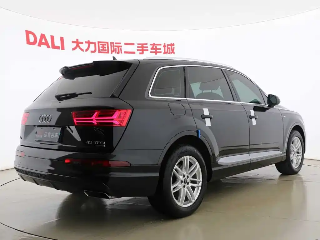 Audi Q7 2018 — фото 14