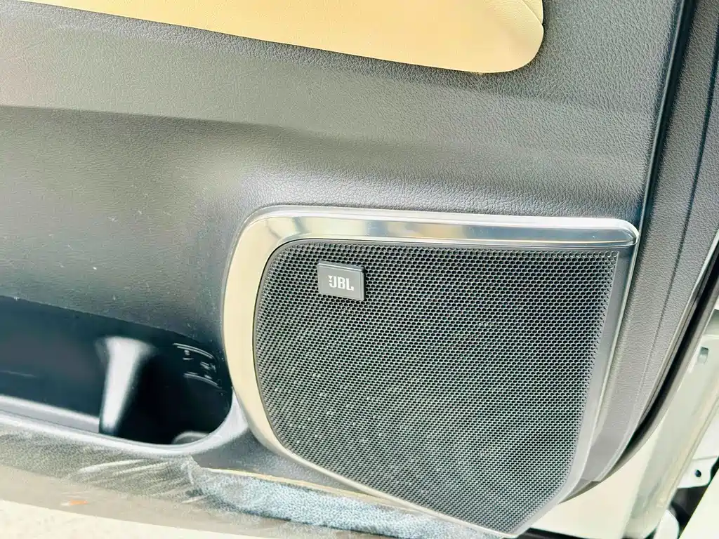 Toyota Alphard 2019 — фото 12
