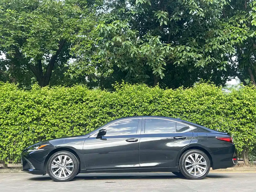 Lexus ES 2021 — фото 3