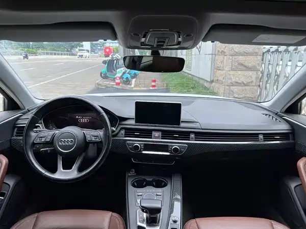 Audi A4L 2019