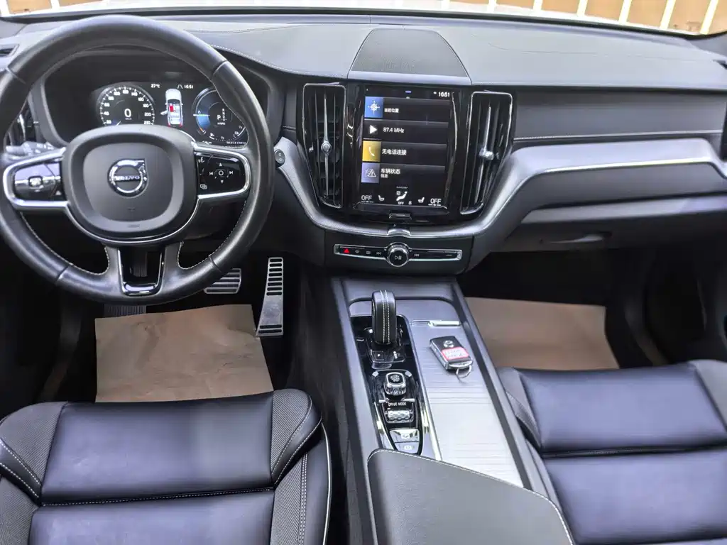 Volvo XC60 PHEV 2020 — фото 5