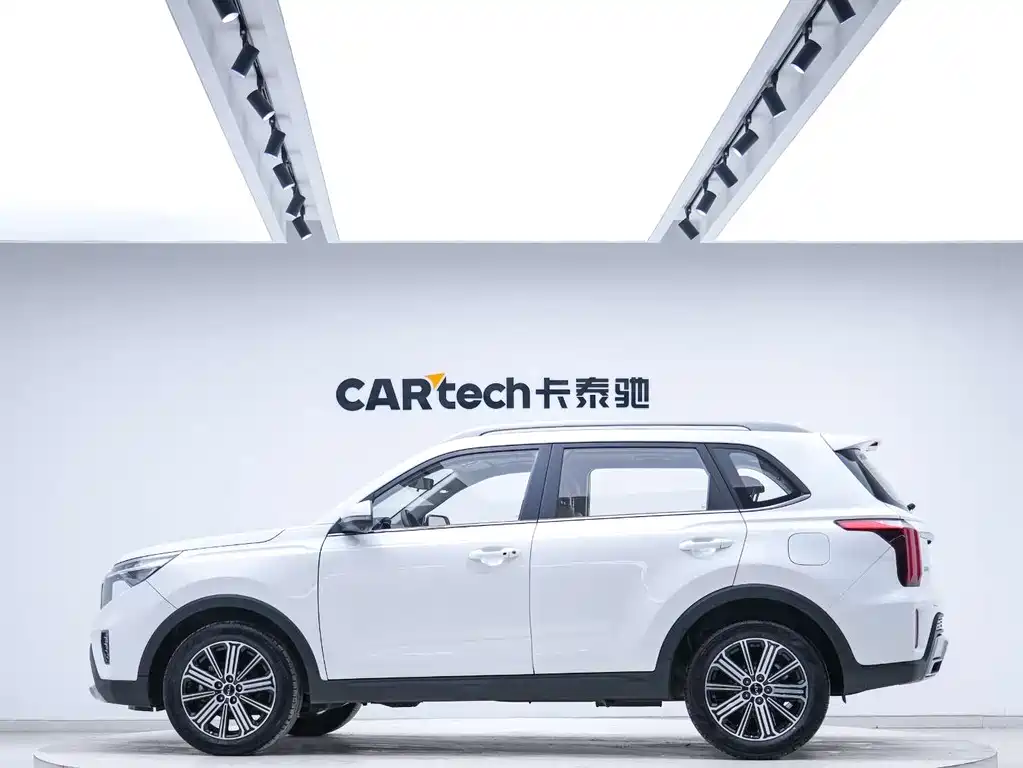 Kia Sportage 2023 — фото 2