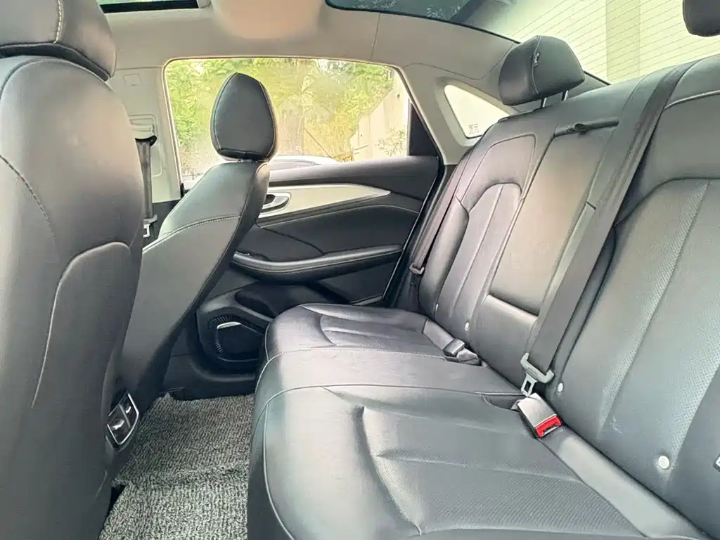 Roewe i6 MAX New Energy 2023 — фото 9