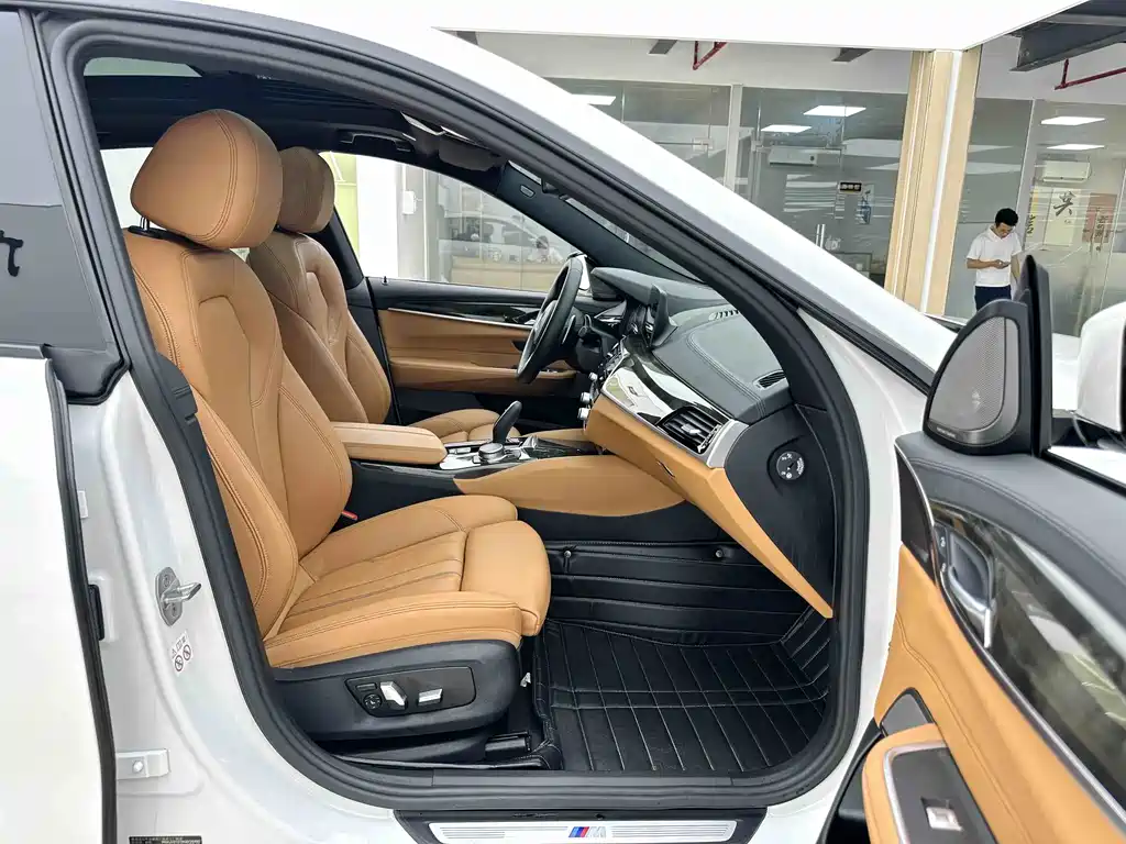 BMW 6 Series GT 2019 — фото 9
