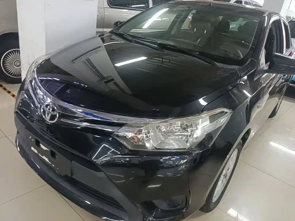 Toyota Vios 2015 — фото 1