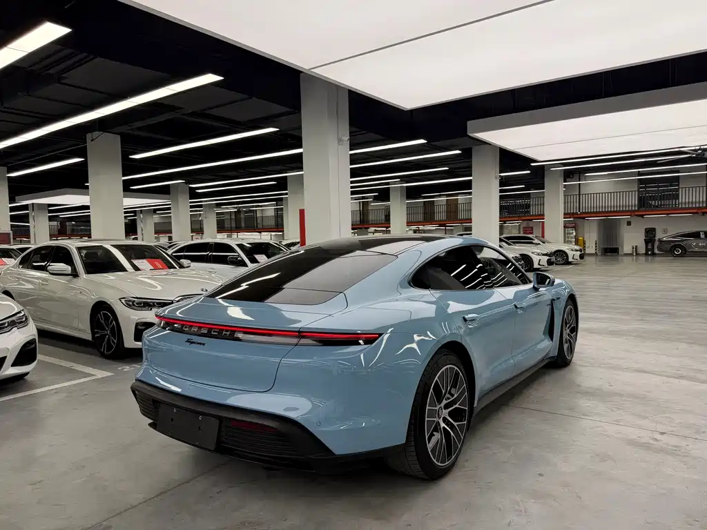 Porsche Taycan 2021 — фото 13
