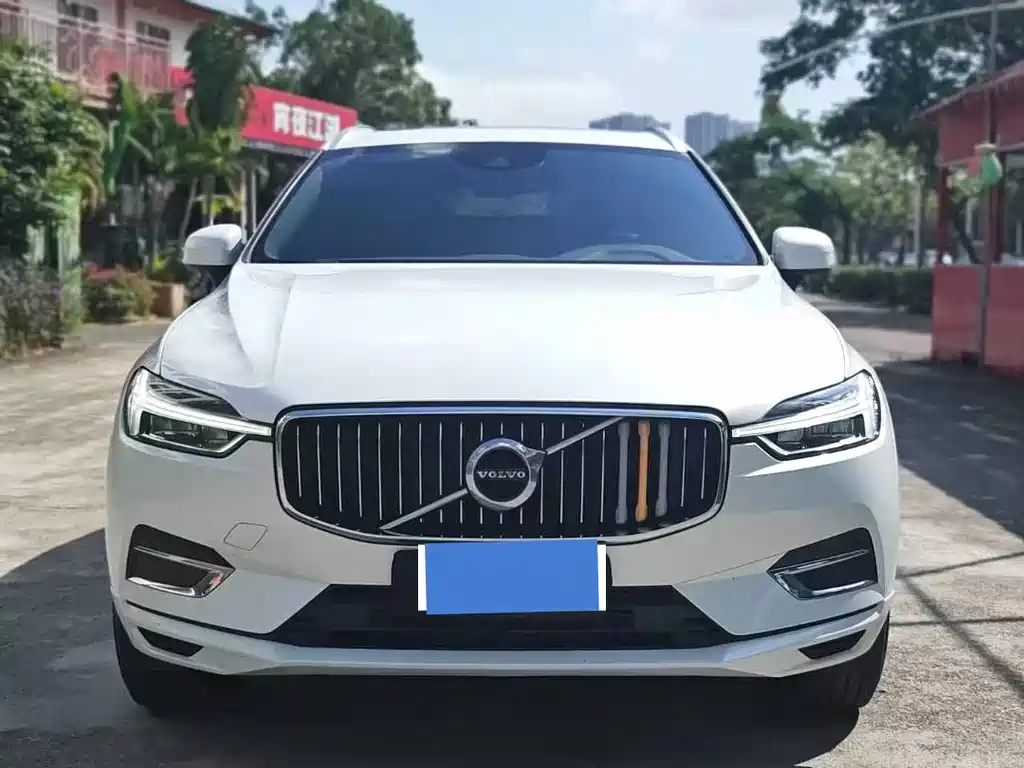 Volvo XC60 2019 — фото 2