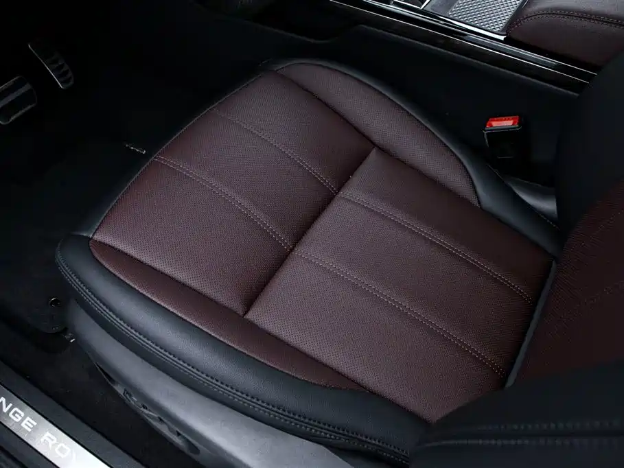 Land Rover Evoque 2024 — фото 13