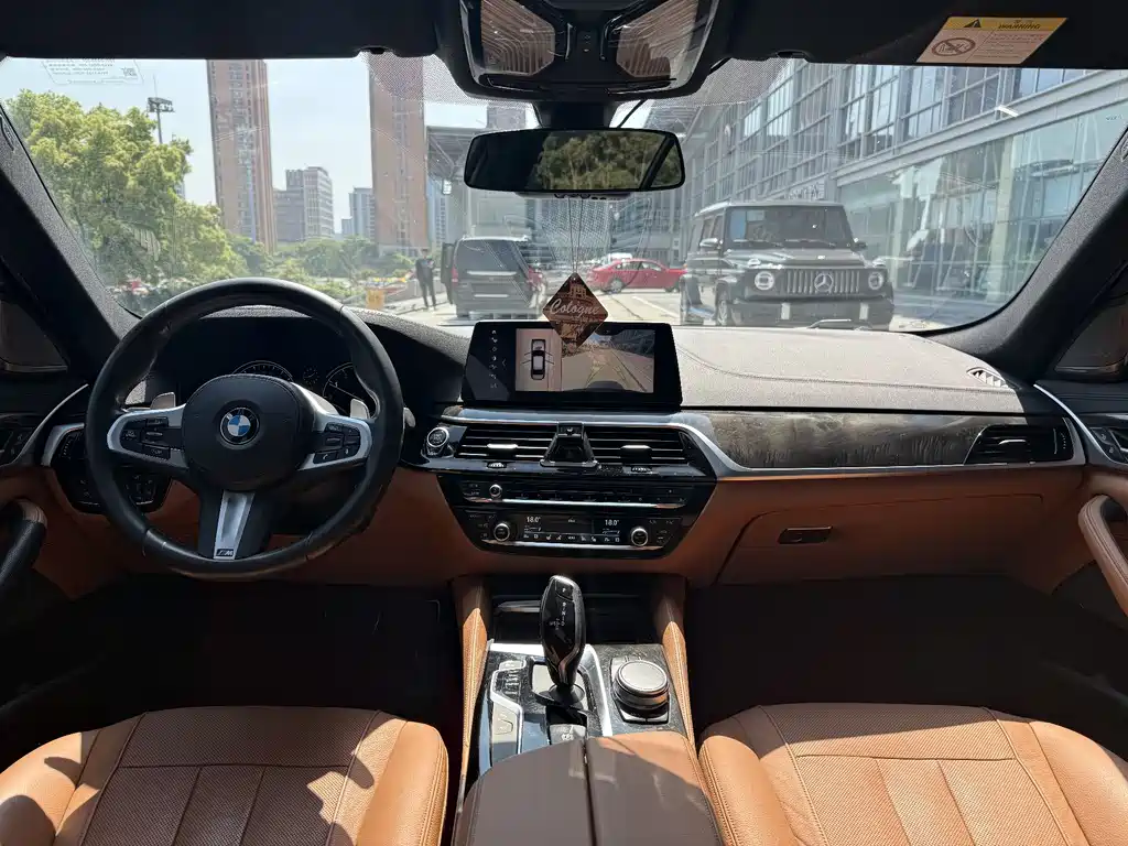 BMW 5 Series 2018 — фото 12