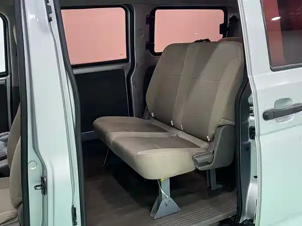 Wuling Rongguang V 2016