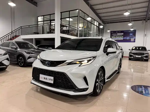 Toyota Granvia 2023