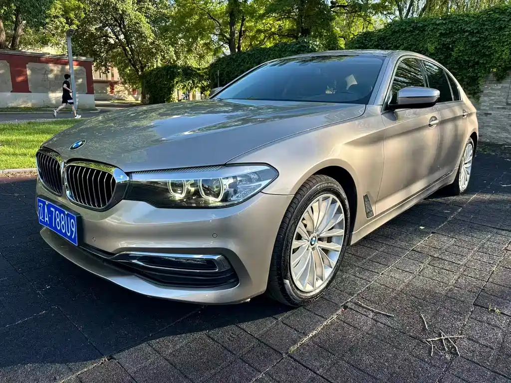 BMW 5 Series 2019 — фото 1