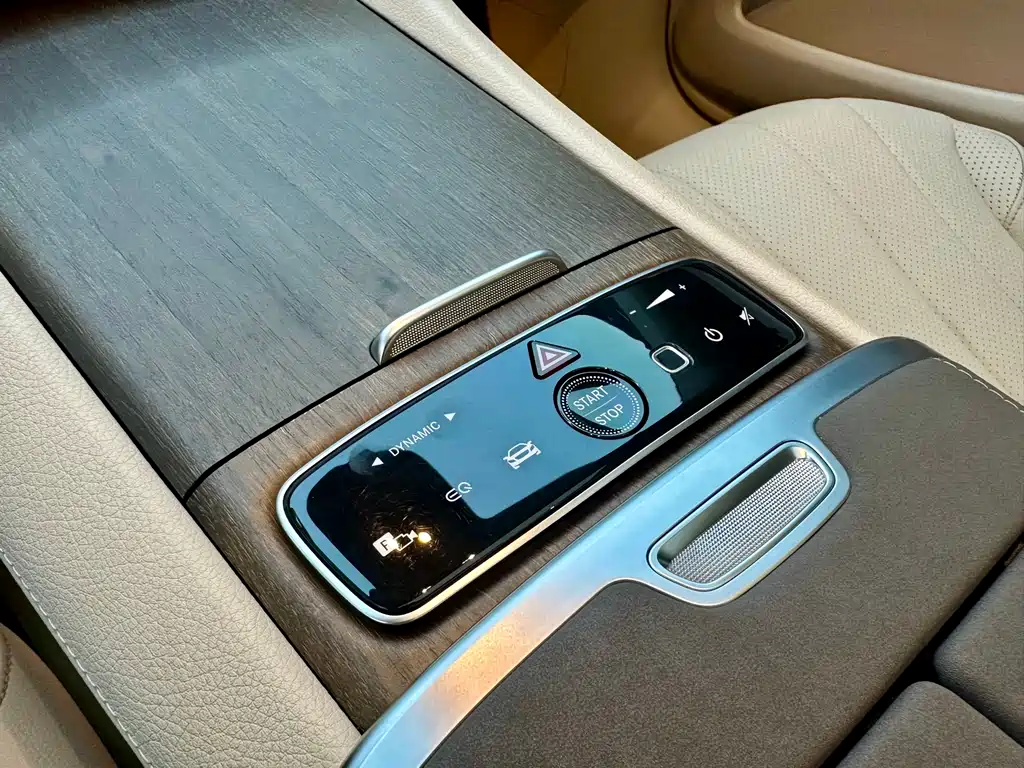 Mercedes-Benz EQS 2022 — фото 16