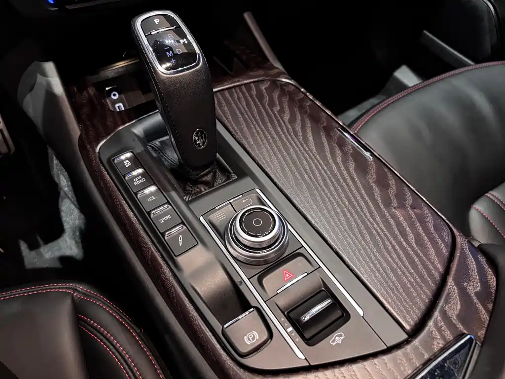 Maserati Levante 2021 — фото 19