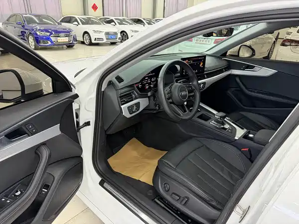 Audi A4L 2020