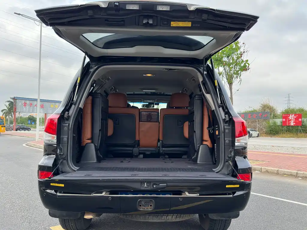 Lexus LX 2015 — фото 19
