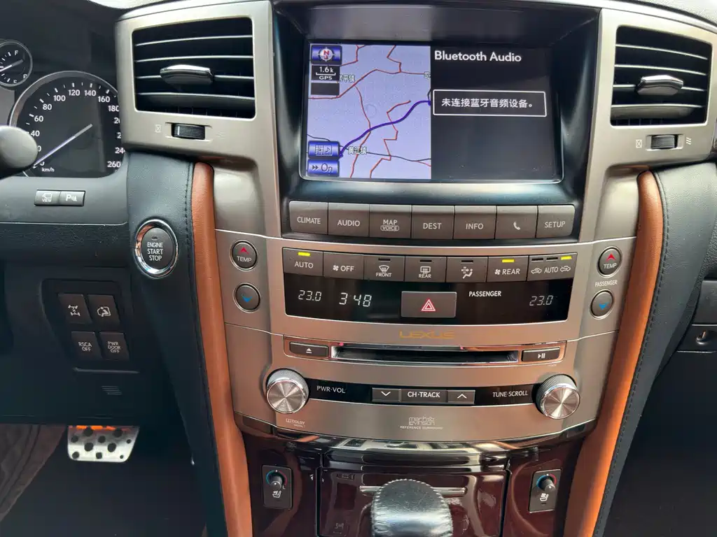 Lexus LX 2015 — фото 14