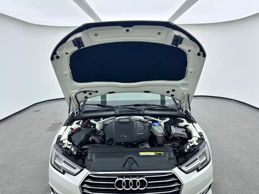 Audi A4L 2018 — фото 8