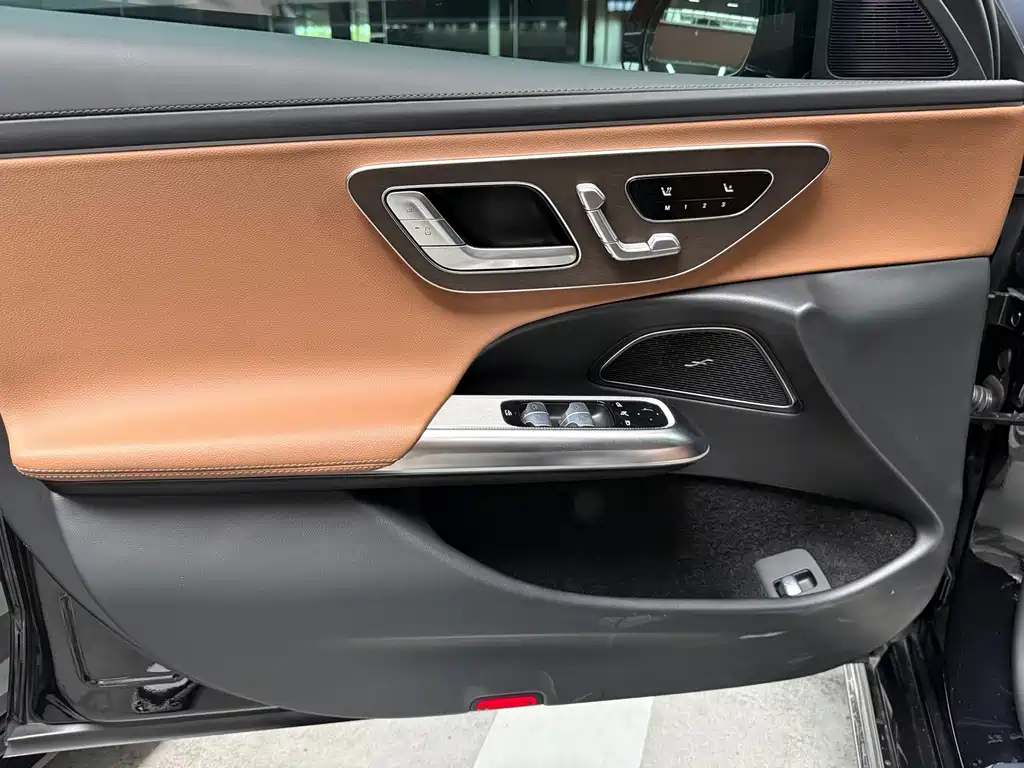 Mercedes-Benz E-Class 2025