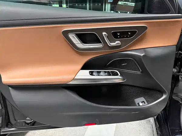 Mercedes-Benz E-Class 2025