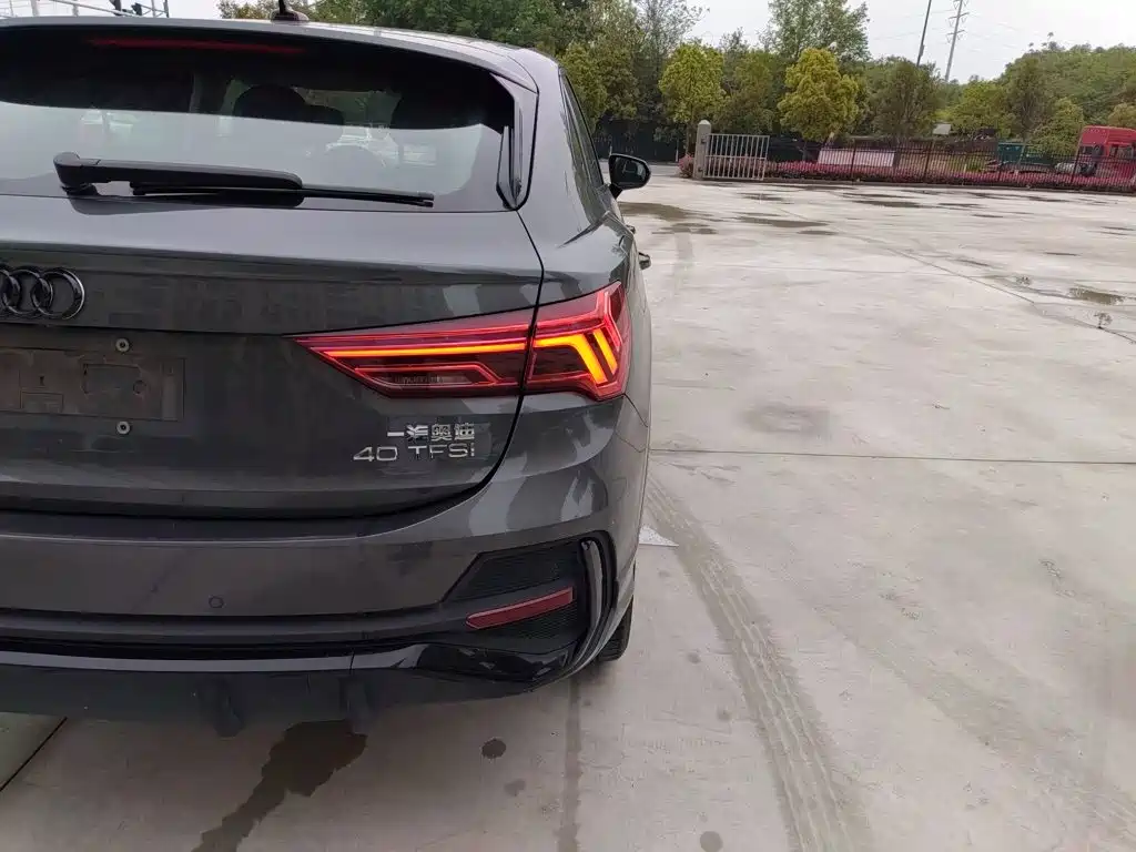 Audi Q3 Sportback 2023 — фото 24