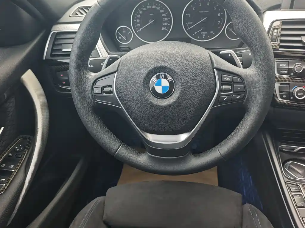 BMW 3 Series 2017 — фото 10