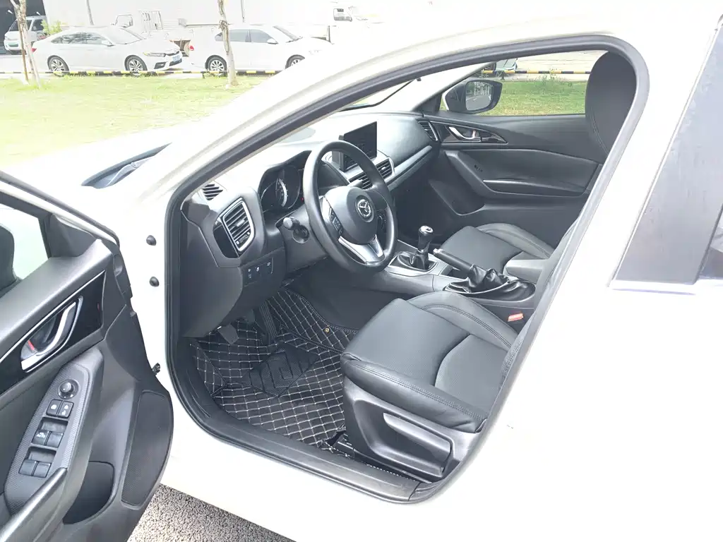 Mazda 3 Axela 2017