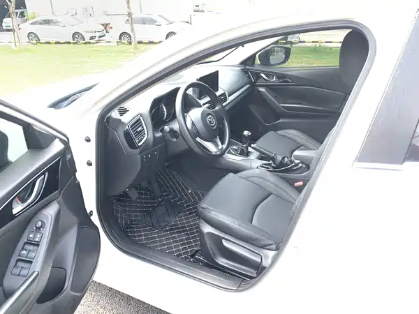 Mazda 3 Axela 2017