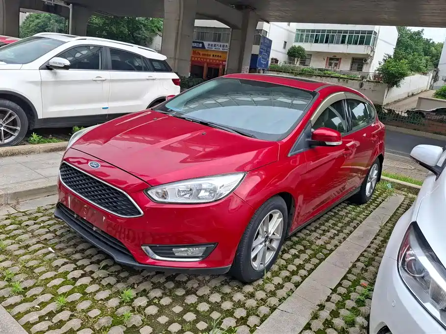 Ford Focus 2015 — фото 1