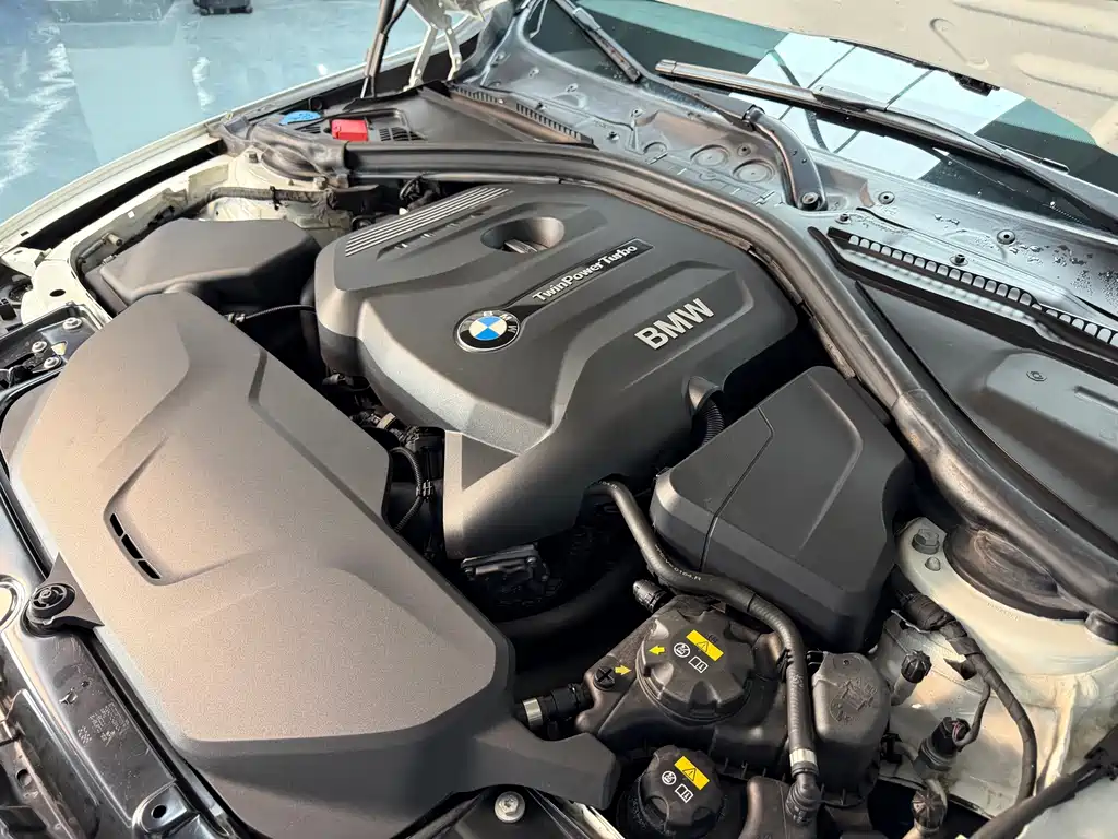 BMW 3 Series 2019 — фото 11