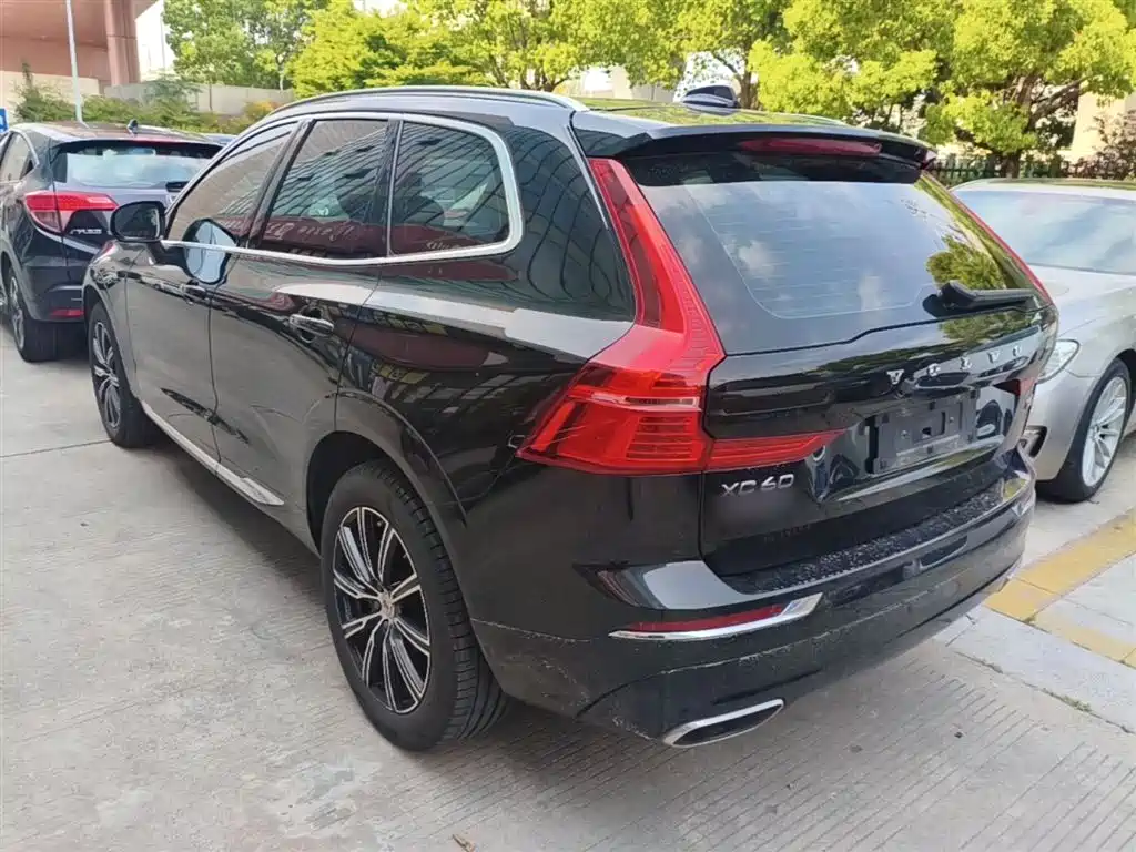 Volvo XC60 2021 — фото 5