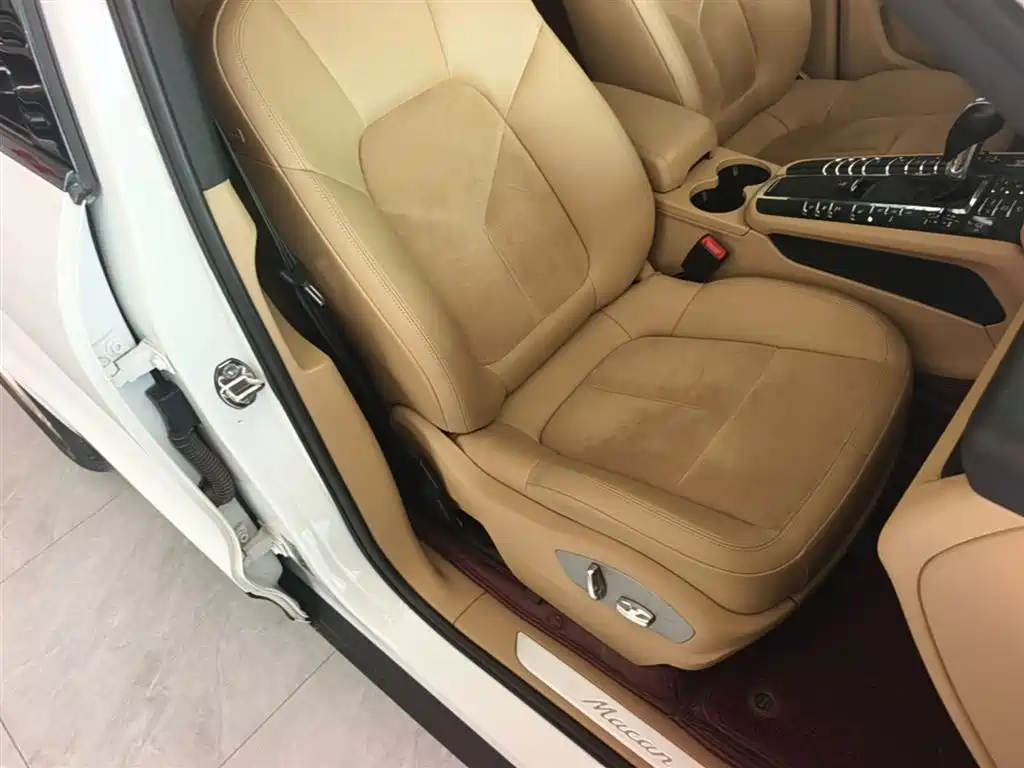 Porsche Macan 2017 — фото 20