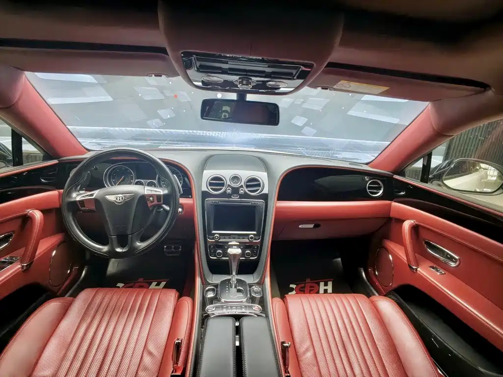 Bentley Flying Spur 2018 — фото 17