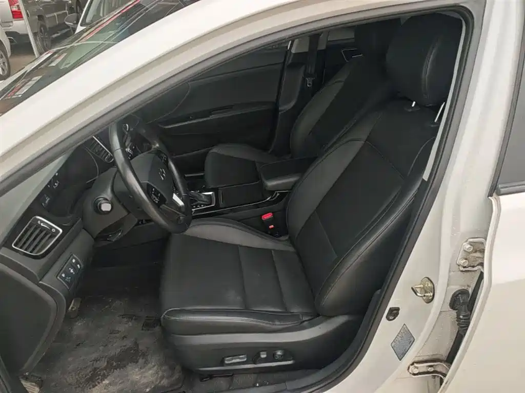 Hyundai Mistra 2014 — фото 15