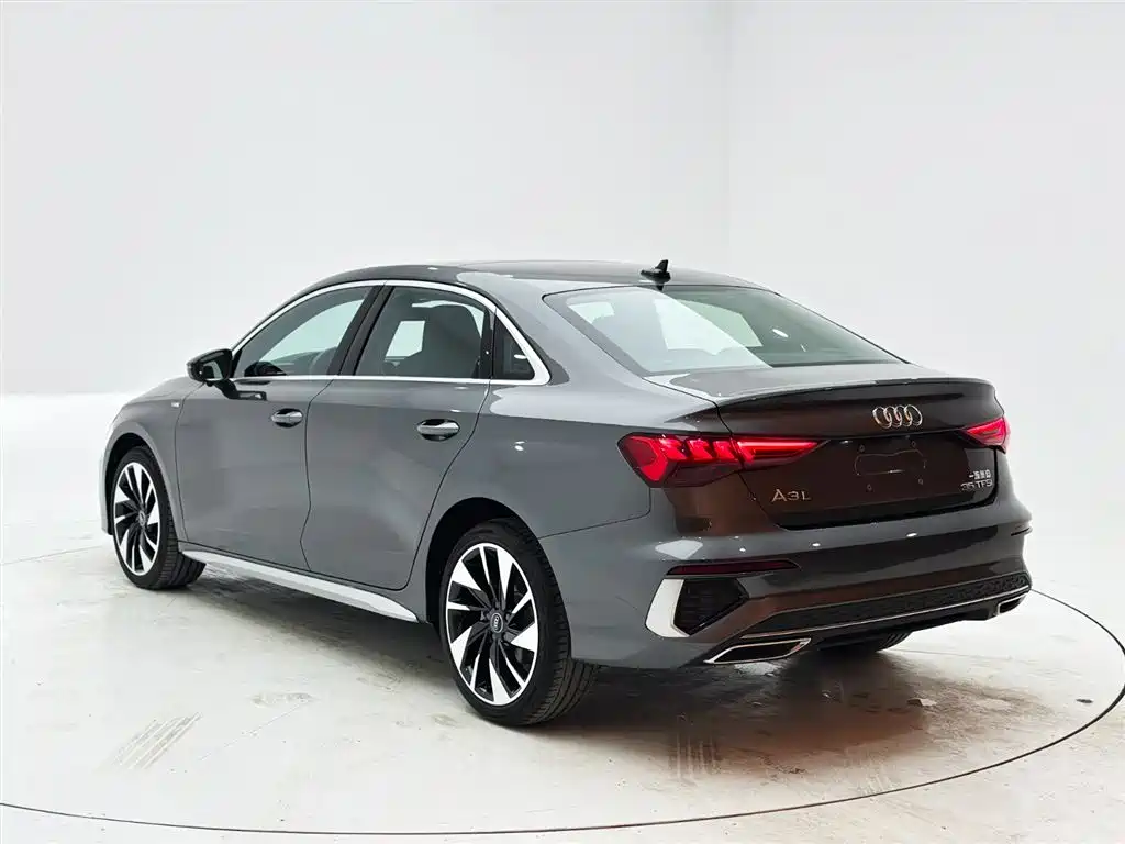 Audi A3 2023 — фото 4