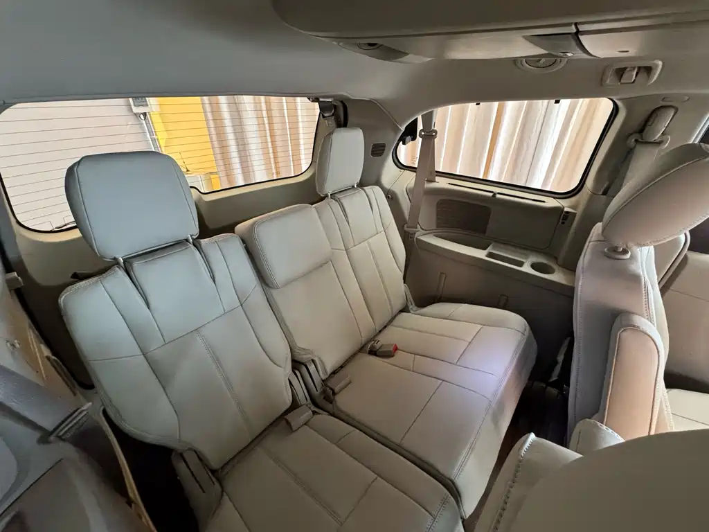 Chrysler Grand Voyager 2014 — фото 21