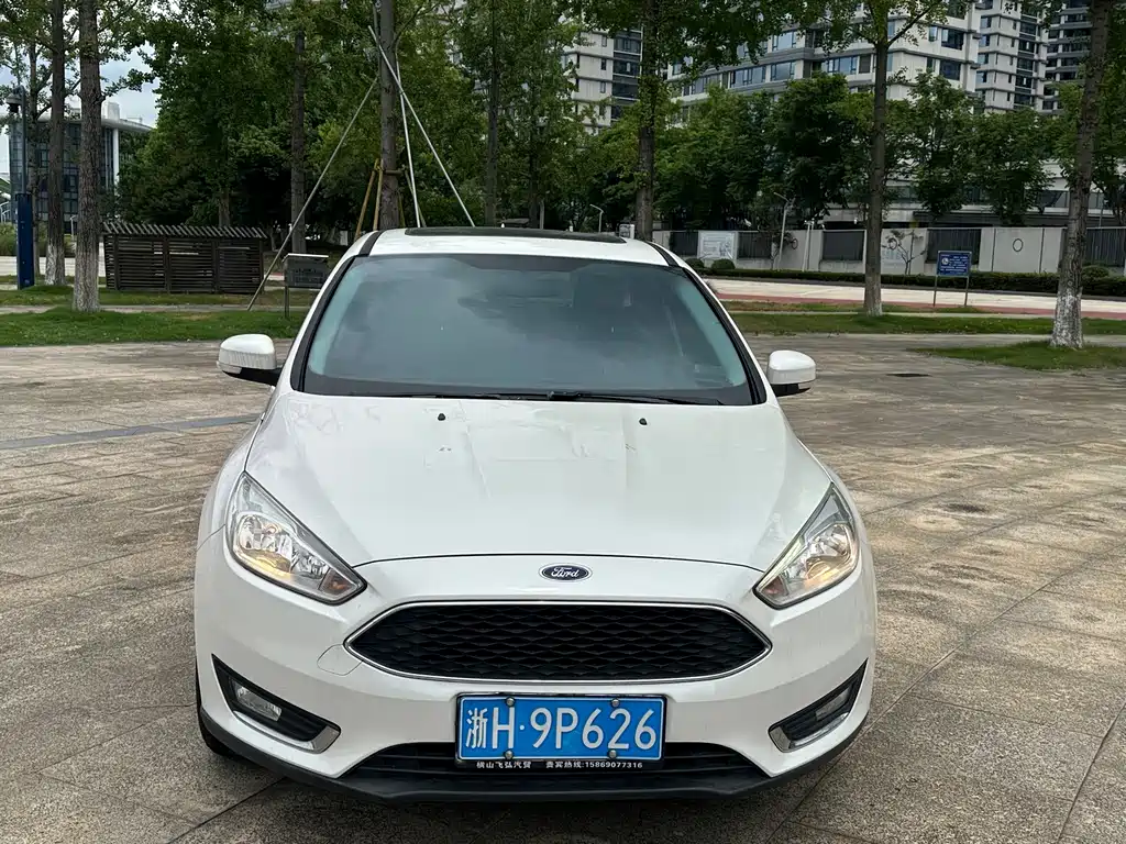 Ford Focus 2019 — фото 2
