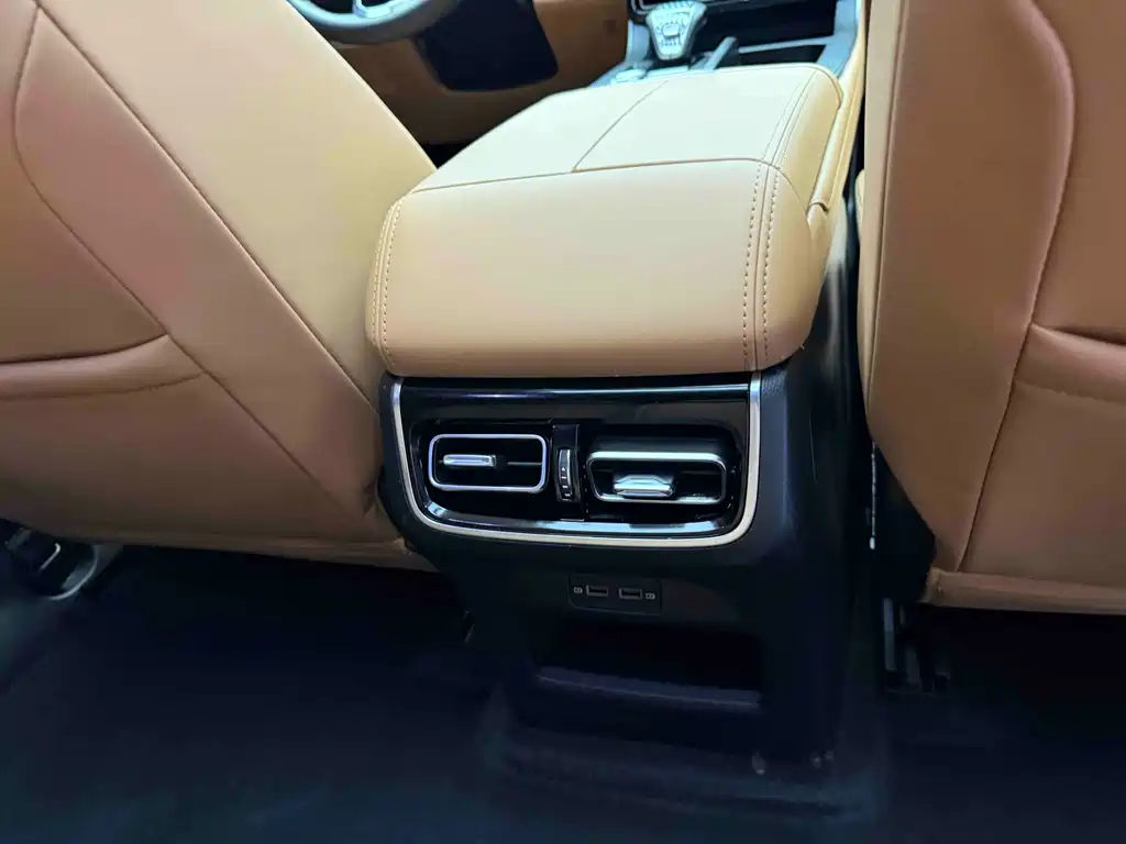 GAC Motor Trumpchi GS8 2024 — фото 23