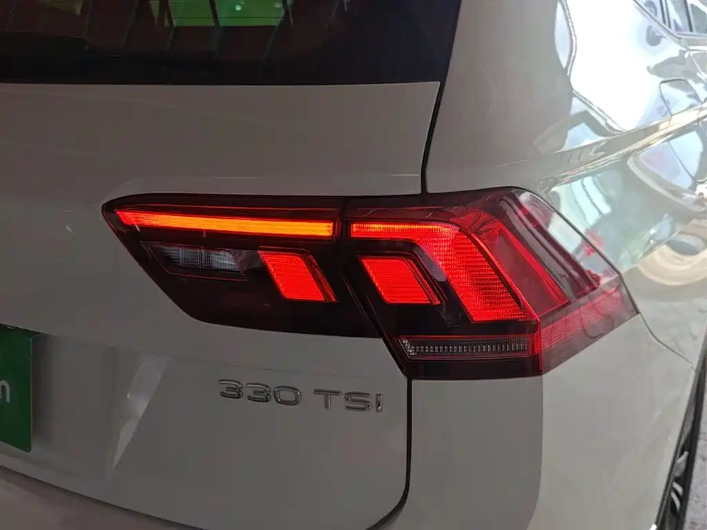 Volkswagen Tiguan L 2021 — фото 8