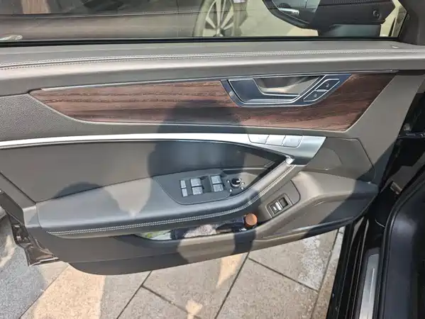 Audi A6L 2023